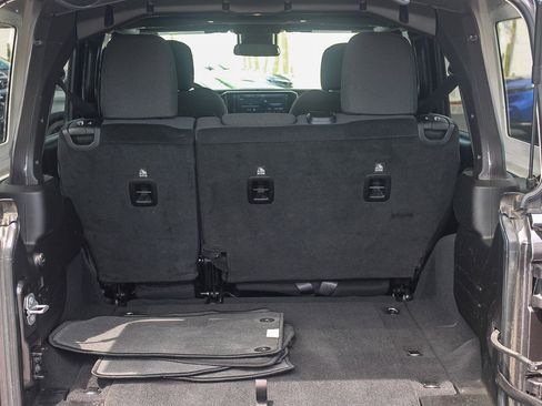 Used 2025 Jeep Wrangler Unlimited Rubicon image 26