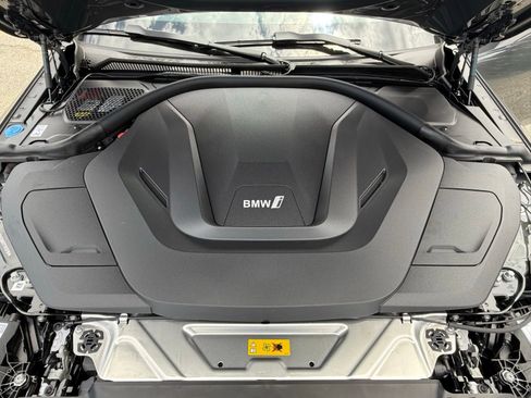 New 2026 BMW i4 eDrive40 w/ Parking Assistance Package RWD image 32