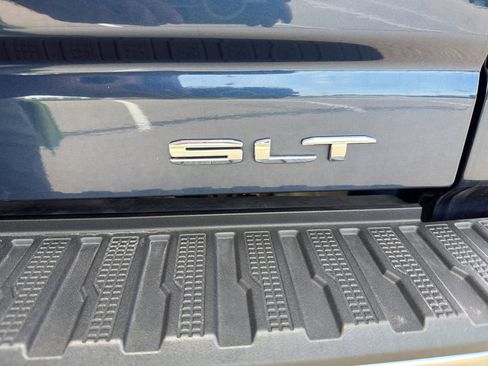 Used 2023 GMC Sierra 2500 SLT w/ SLT Convenience Package AWD/4WD image 15