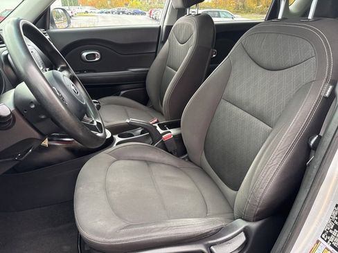 Used 2018 Kia Soul image 13