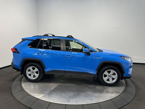 Used 2019 Toyota RAV4 XLE w/ Convenience Package AWD/4WD image 8