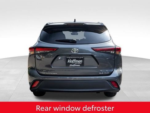 Used 2023 Toyota Highlander XLE AWD/4WD image 10