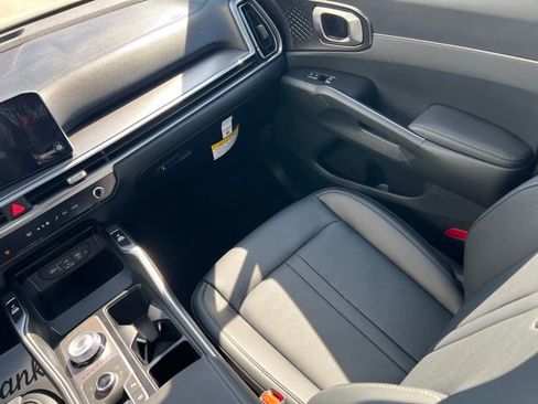 Used 2025 Kia Sorento EX w/ EX Panoramic Sunroof Package AWD/4WD image 15