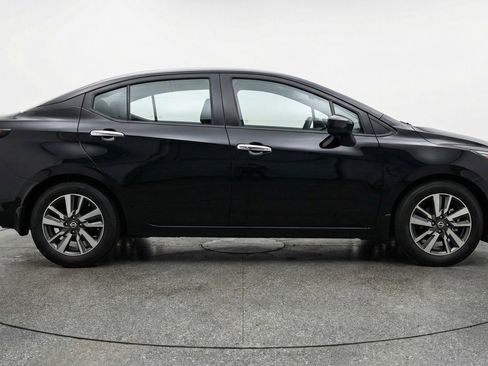 Used 2025 Nissan Versa SV image 11