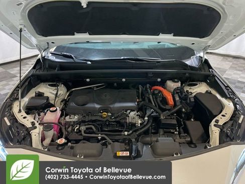 Certified 2021 Toyota Venza Limited image 14