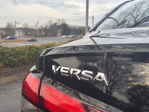 Used 2025 Nissan Versa SV w/ Trunk Package image 14