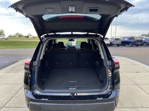 Used 2024 Nissan Rogue SV image 25
