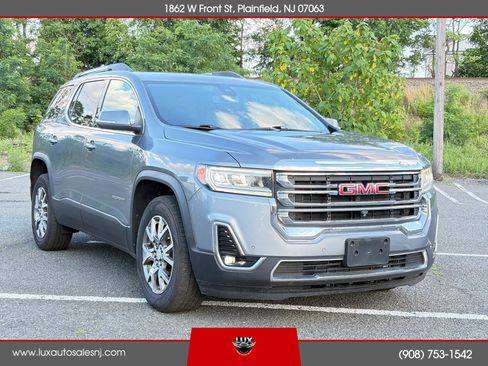 Used 2020 GMC Acadia SLT w/ Driver Alert Package II FWD image 4