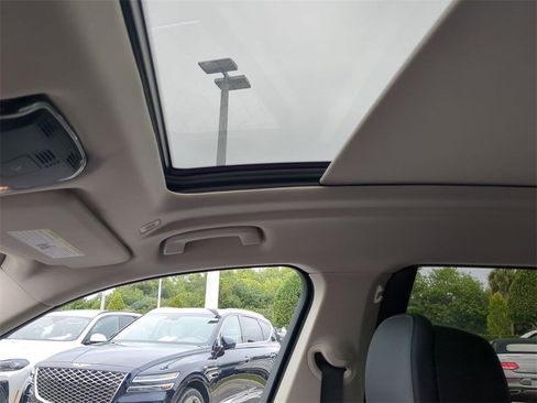 Certified 2022 BMW X7 xDrive40i w/ Premium Package image 21