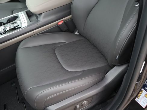 New 2026 Kia Carnival EX FWD image 28
