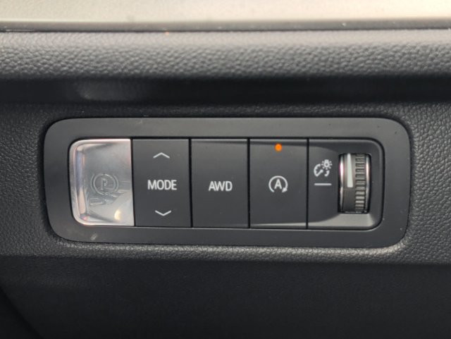 Used 2025 Chevrolet Traverse LT AWD/4WD image 27