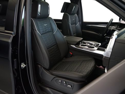 Used 2026 Cadillac Escalade ESV V AWD/4WD image 10