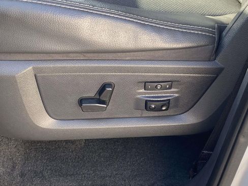 Used 2011 RAM 1500 Laramie AWD/4WD image 16