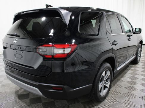 Used 2025 Honda Pilot EX-L image 32