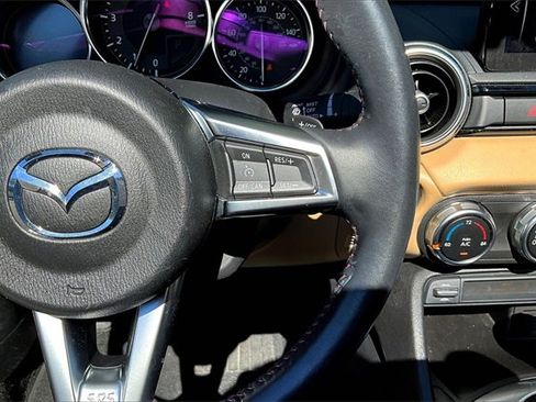 Used 2019 MAZDA MX-5 Miata RF Grand Touring image 10