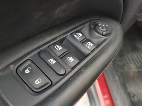 Used 2017 Jeep Compass Limited image 15