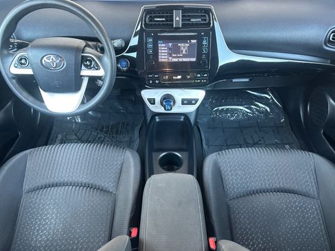 Used 2017 Toyota Prius Two FWD image 3