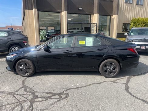 Certified 2023 Hyundai Elantra SEL w/ Preferred Accessory Package FWD image 8