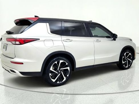 Used 2022 Mitsubishi Outlander SE AWD/4WD image 9