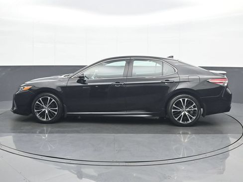 Used 2019 Toyota Camry SE w/ Protection Package (Q2) FWD image 3