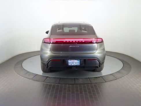 Certified 2025 Porsche Macan 4S Electric AWD/4WD image 6
