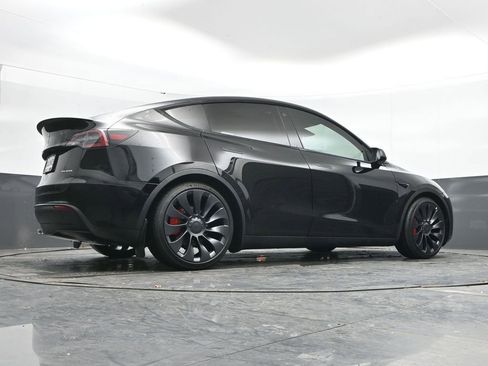 Used 2023 Tesla Model Y Long Range image 37