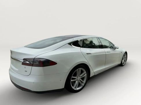 Used 2014 Tesla Model S 85 image 17