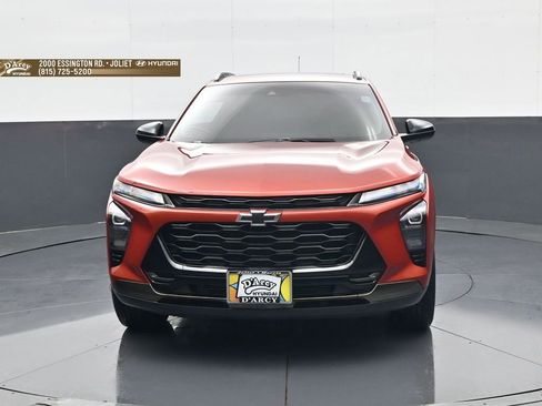 Used 2024 Chevrolet Trax ACTIV w/ Sunroof Package FWD image 2