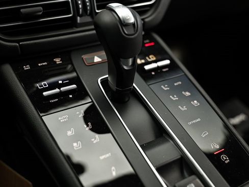 New 2026 Porsche Macan image 41