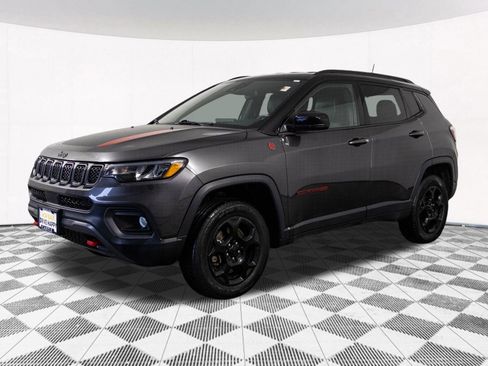 Used 2024 Jeep Compass Trailhawk AWD/4WD image 10