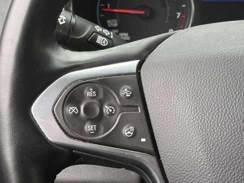 Used 2023 Chevrolet Traverse LT FWD image 13