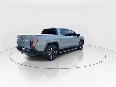Used 2024 GMC Sierra EV Denali AWD/4WD image 8