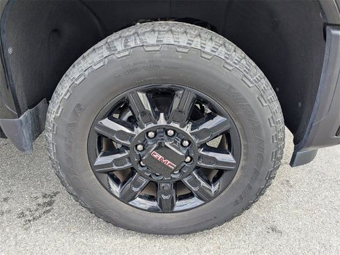 Used 2024 GMC Sierra 2500 AT4 w/ AT4 Premium Plus Package image 11