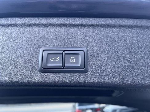 Used 2018 Audi A4 2.0T allroad Premium w/ Convenience Package image 8