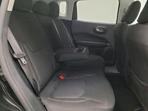 Used 2018 Jeep Compass Sport w/ Tech Group FWD image 19
