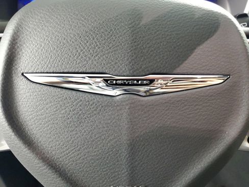 New 2026 Chrysler Pacifica Select image 22