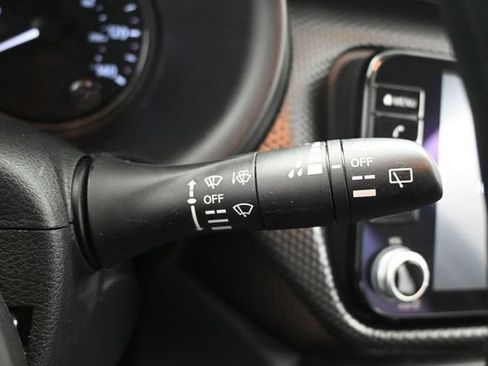 Used 2024 Nissan Kicks SV FWD image 27