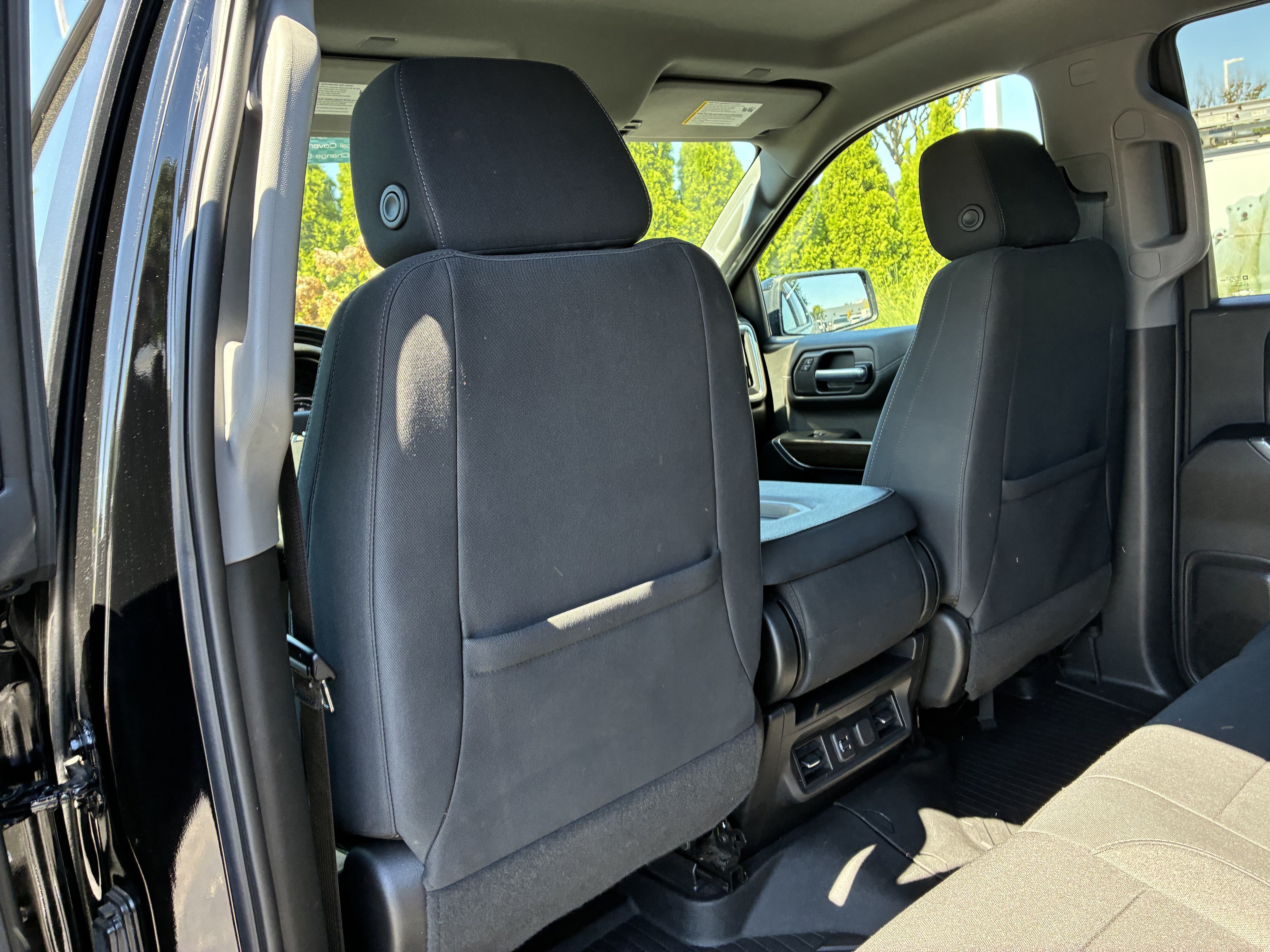 Used 2021 Chevrolet Silverado 1500 RST w/ LPO, Blackout Package AWD/4WD image 16