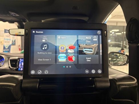 Used 2018 Chrysler Pacifica Limited w/ Advanced Safetytec Group image 48