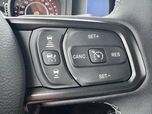 Used 2025 Jeep Wrangler Unlimited Rubicon AWD/4WD image 19