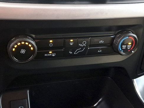 Used 2023 Ford F150 XLT AWD/4WD image 15