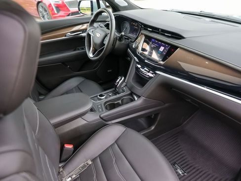 Certified 2025 Cadillac XT6 Premium Luxury w/ Platinum Package AWD/4WD image 30