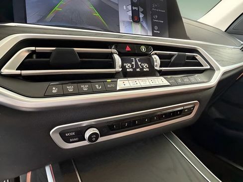 Used 2022 BMW X7 xDrive40i w/ Executive Package image 29