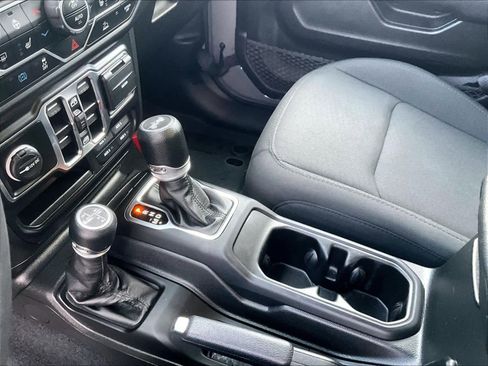 Used 2023 Jeep Wrangler Unlimited w/ Cold Weather Group image 20