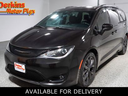 Used 2020 Chrysler Pacifica Touring-L Plus w/ S Appearance Package
