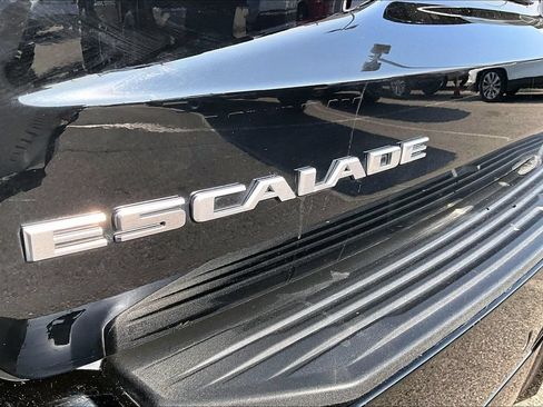 Used 2025 Cadillac Escalade Sport Platinum w/ LPO, Floor Liner Package AWD/4WD image 34