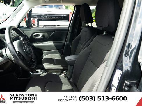 Used 2019 Jeep Renegade Altitude w/ Quick Order Package 2XM FWD image 19