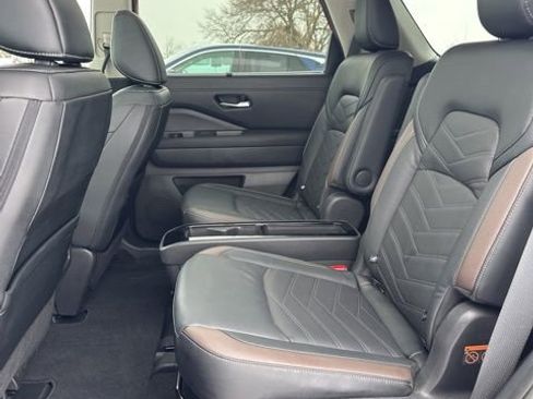 Used 2023 Nissan Pathfinder Platinum image 47