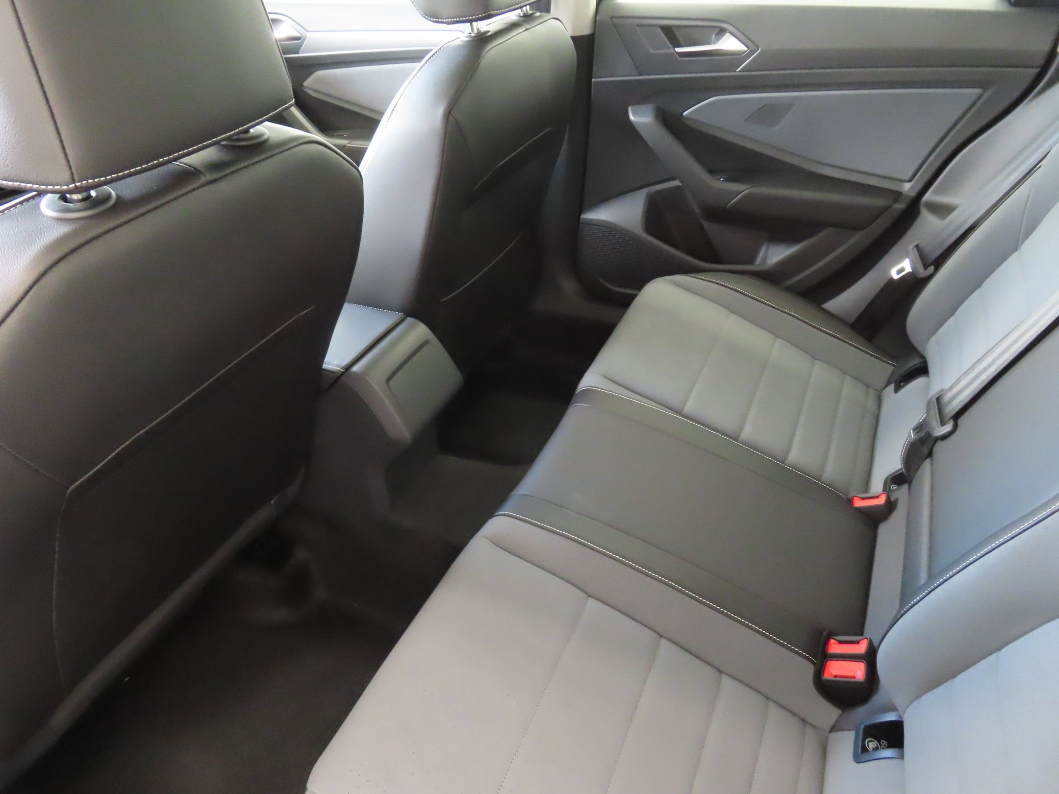 Used 2026 Volkswagen Jetta SE FWD image 21