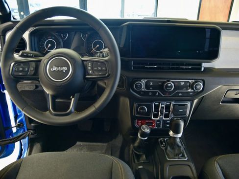 Used 2024 Jeep Wrangler Willys image 13